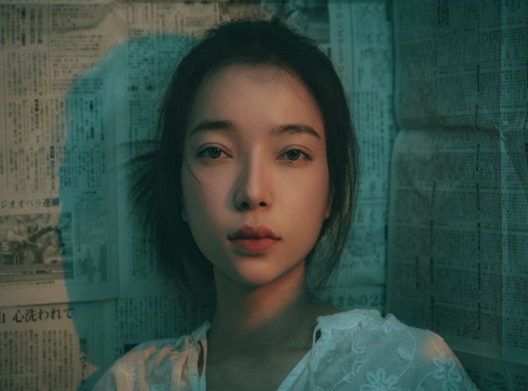 The Nuance of Stillness: How a Pose Conveys Deep Emotion